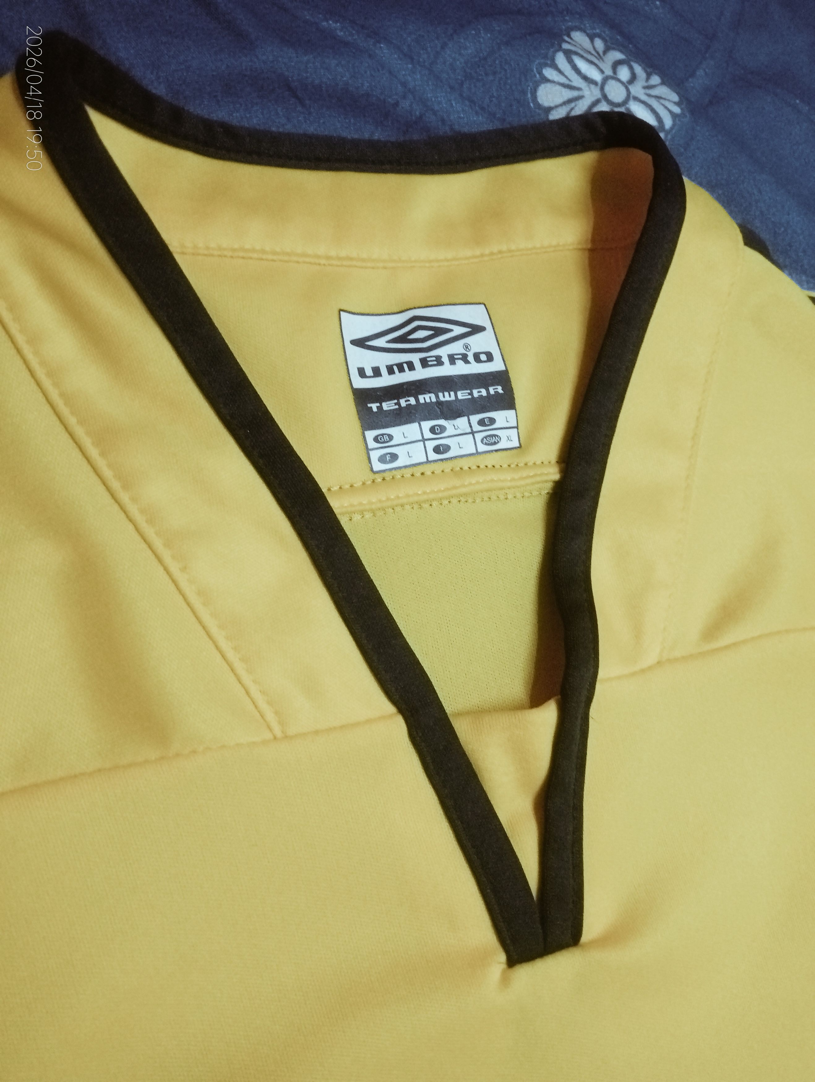 Umbro Vintage Umbro 5V5 V Neck Jersey Very Rare Size US L / EU 52-54 / 3 - 10 Thumbnail