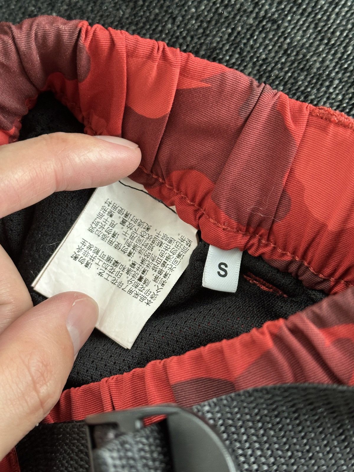 Bape BAPE Camo Cargo Nylon Pants Red Size US 30 / EU 46 - 10 Thumbnail