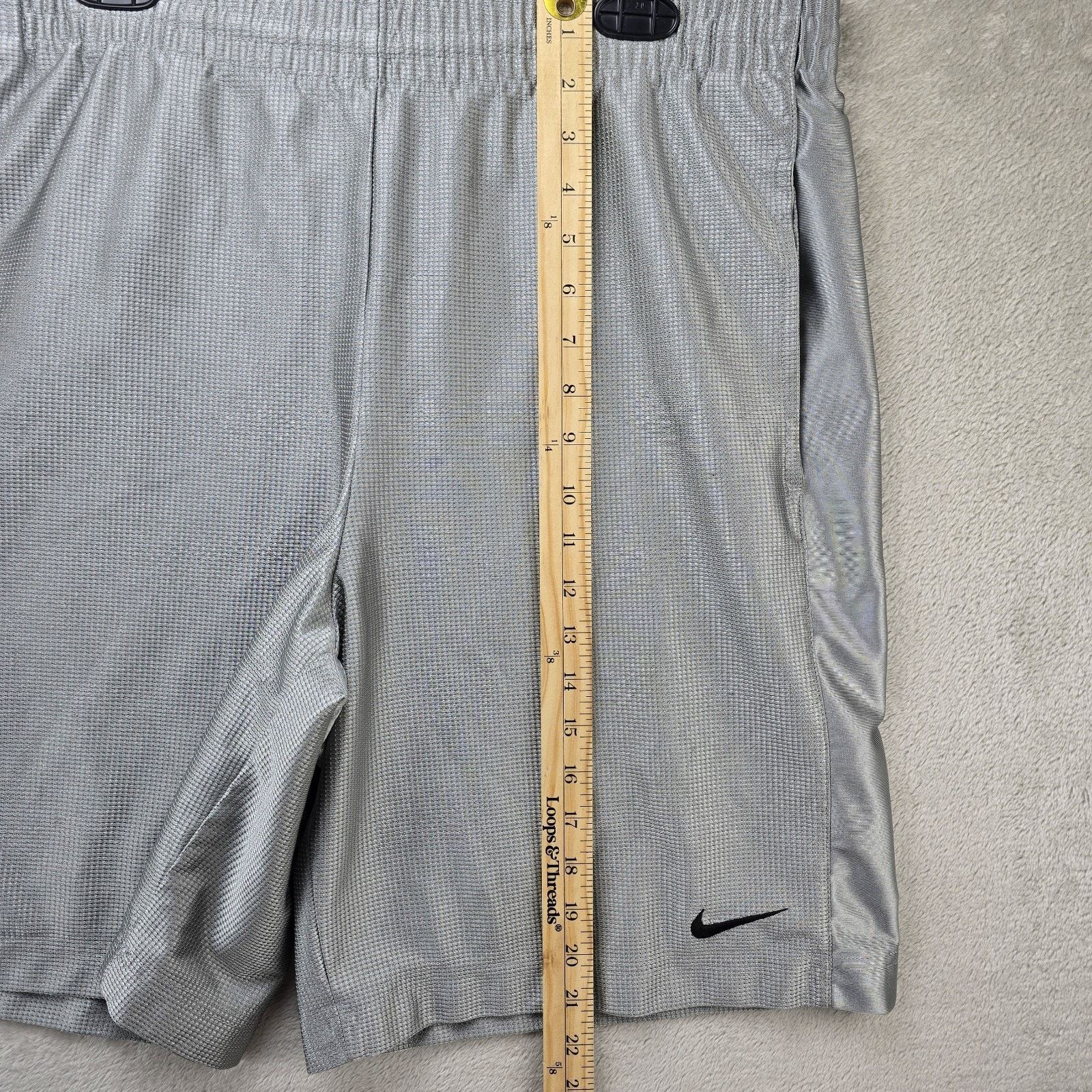 Nike Vintage Nike Basketball Shorts Medium Shiny Dazzle Silky Y2K Size US 36 / EU 52 - 12 Thumbnail