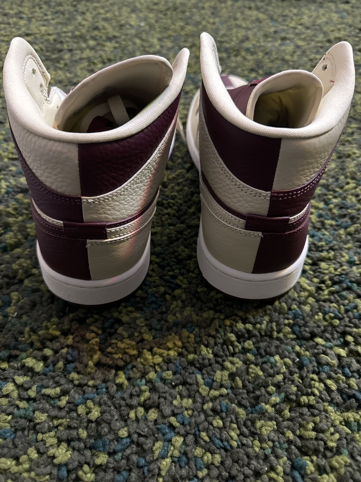 Jordan Brand × Nike Jordan 1 Mid SE Size US 12 / IT 42 - 5 Thumbnail