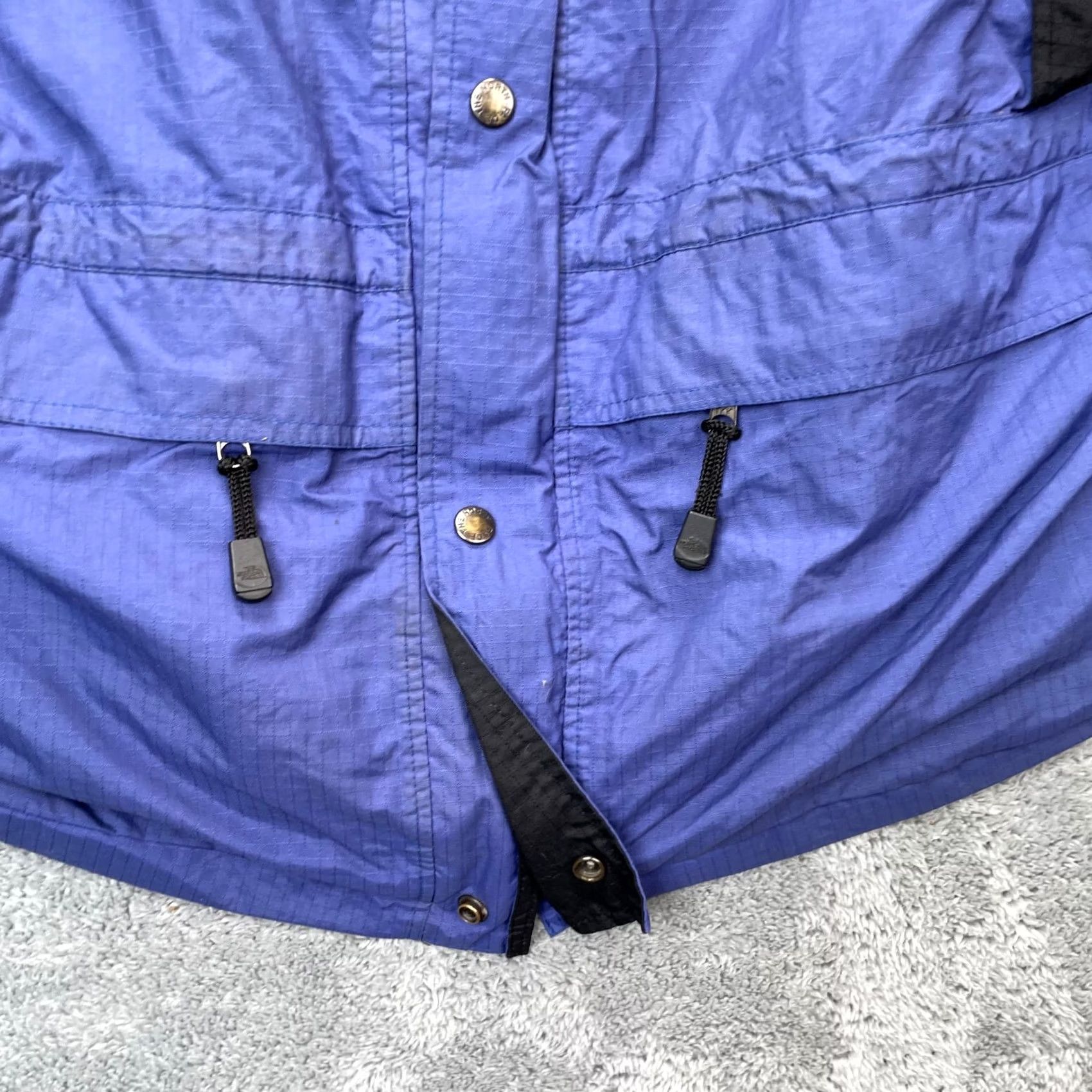 The North Face VINTAGE The North Face Jacket L Blue Gore Tex Hooded Waterproof Windbreaker Men 90s Size US L / EU 52-54 / 3 - 2 Thumbnail