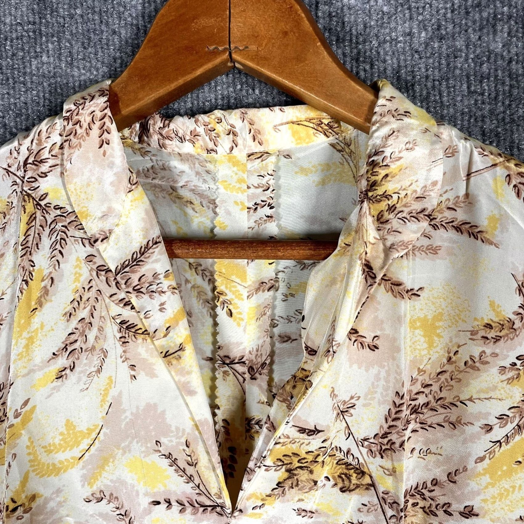 Vintage VINTAGE 1950s Silk Floral Sundress Yellow Small 40s 50s Tea Swing Day Dress Rockabilly Womens Size S / US 4 / IT 40 - 7 Thumbnail