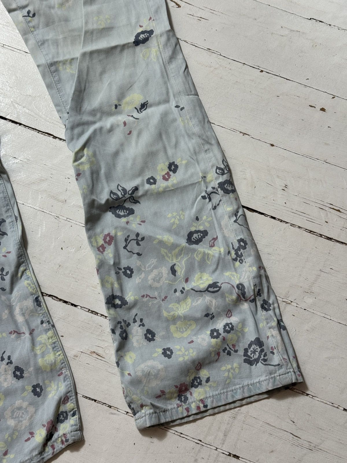 Versace VINTAGE VERSACE 2000s PRINTED FLOWERS PANTS Size 30" / US 8 / IT 44 - 7 Thumbnail