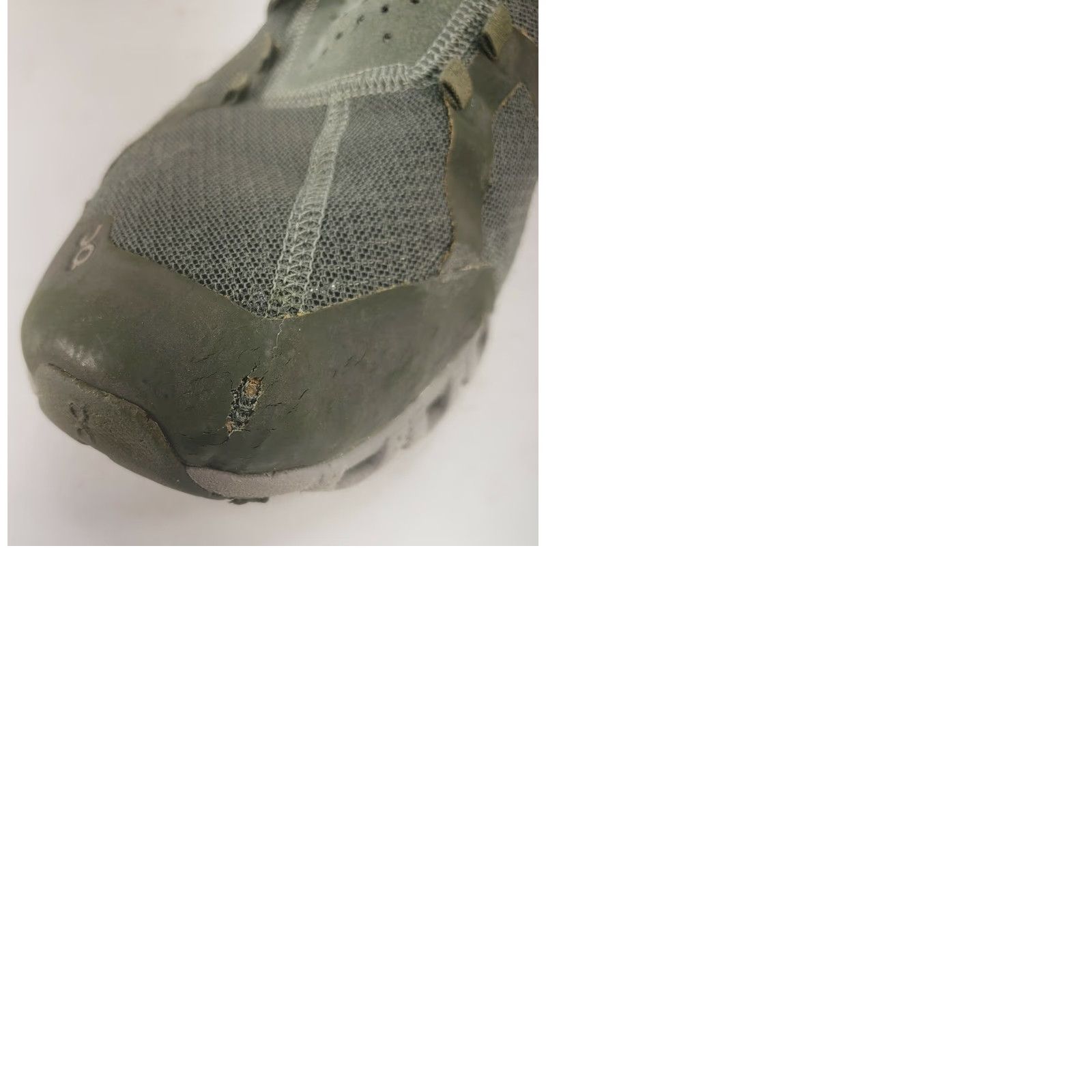 Vintage On Running Cloud Mens Size 9.5 Forest Green Sneaker Athletic Shoes On Cloud Green 2020 Mens Size US 10 / EU 43 - 9 Thumbnail
