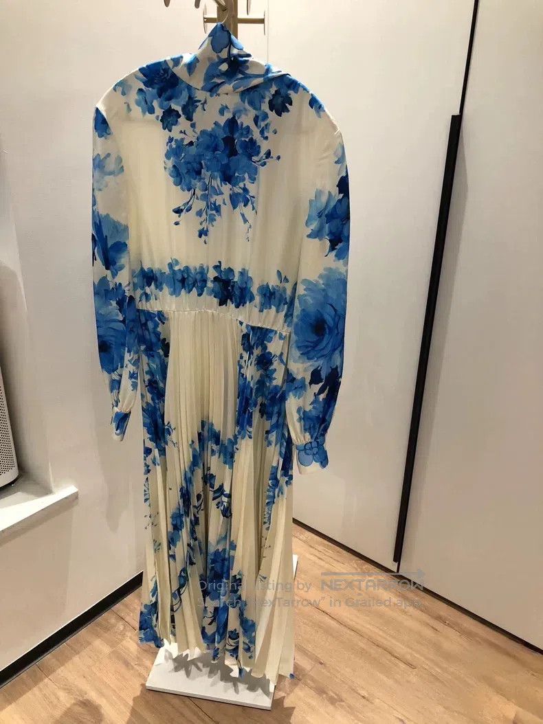Valentino Valentino Blue and white porcelain dress | Grailed