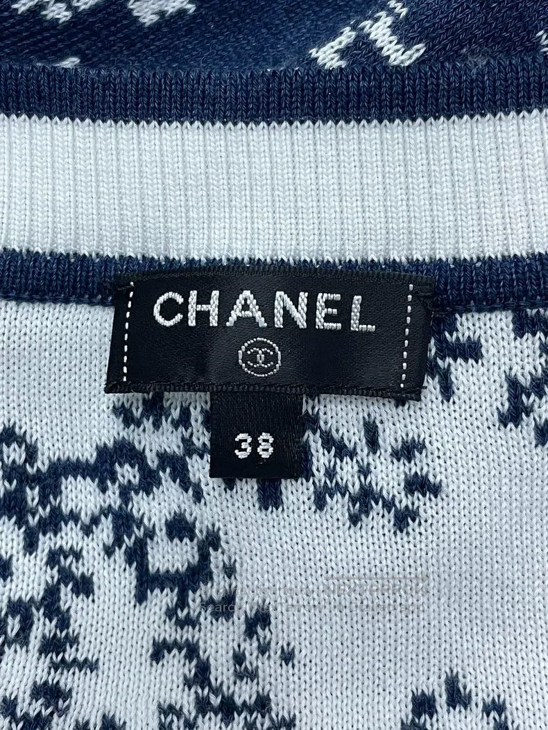 Other Chanel Blue and white colour block printed logo cardigan c Size XS / US 0-2 / IT 36-38 - 4 Thumbnail