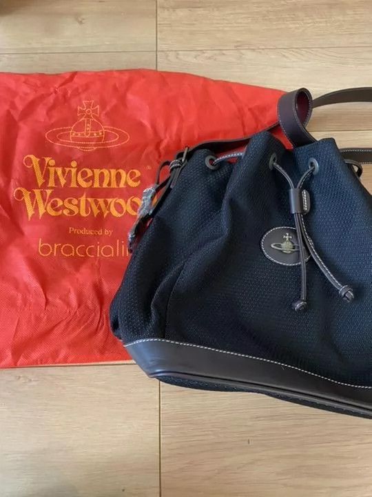 Vivienne Westwood Vivienne Westwood size os Used bucket bag Size ONE SIZE - 1 Thumbnail