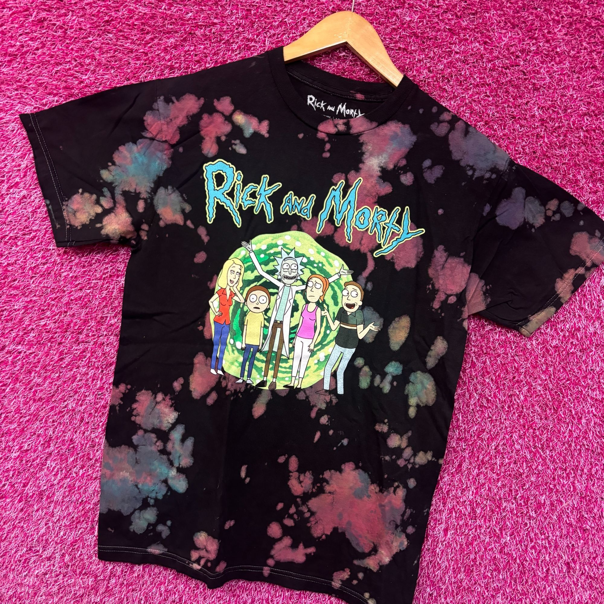 Cartoon Network Rick and Morty Family Portrait tiedye T-shirt size medium Size US M / EU 48-50 / 2 - 3 Thumbnail