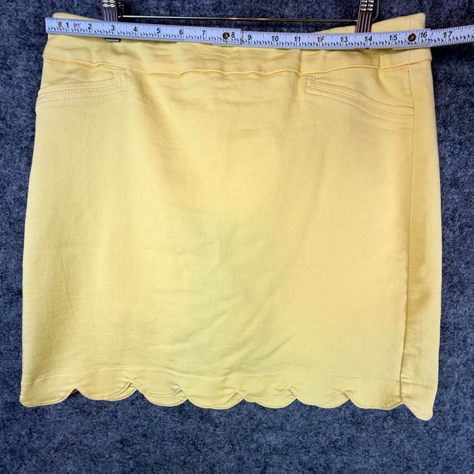 Croft & Barrow Croft & Barrow The Effortless Stretch Skort 12 Yellow Modest Size 34" / US 12 / IT 48 - 4 Thumbnail