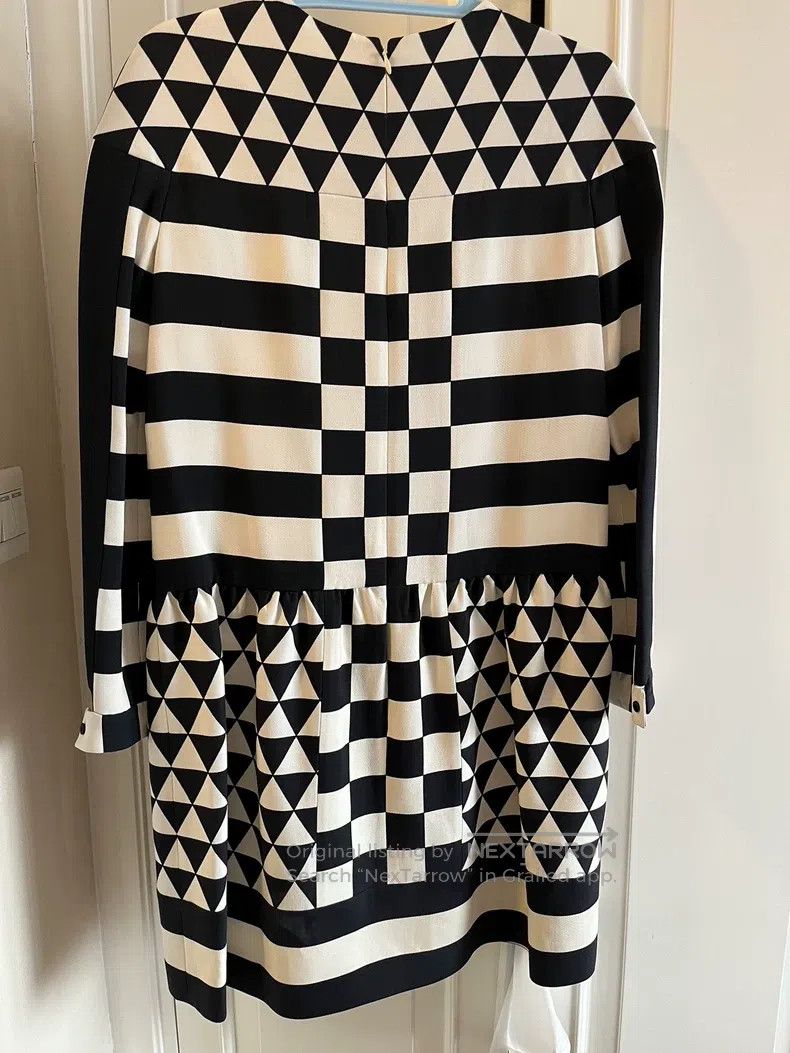 Valentino Valentino Classic dress Size M / US 6-8 / IT 42-44 - 2 Thumbnail
