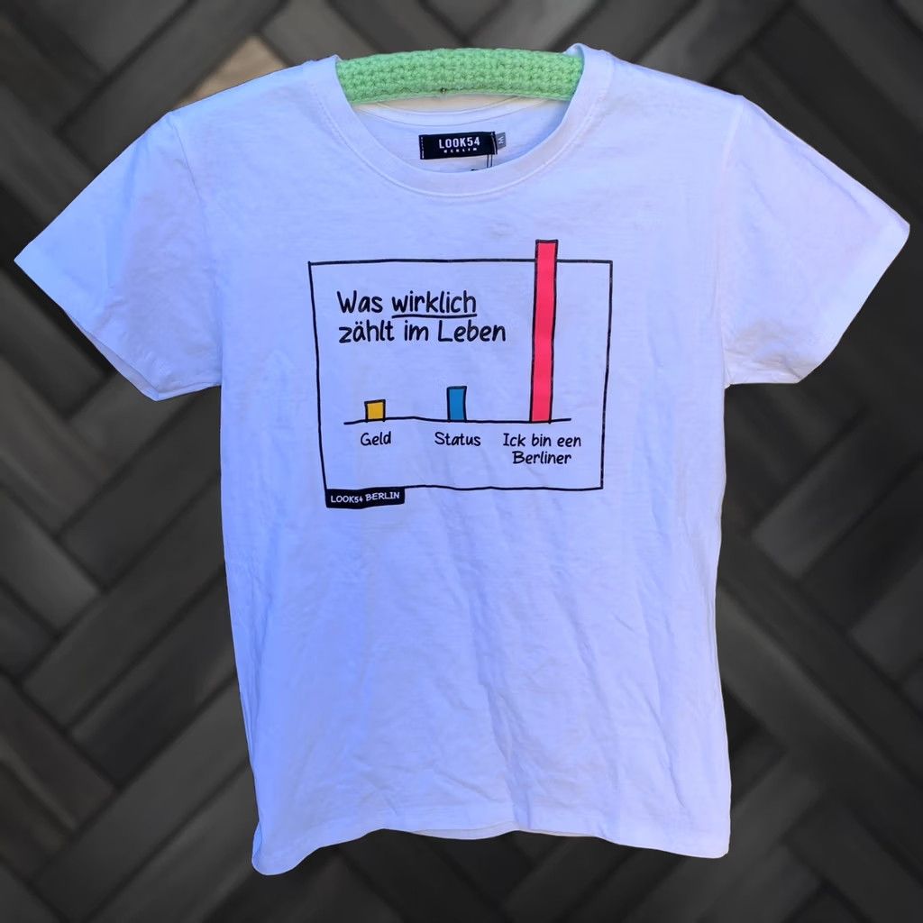 Vintage Look54 Berlin t-shirt M Was wirklich zahlt im Leben What Really Matters In Life White Cotton Short Sleeve Pullover Women T-Shirt Casual Size M / US 6-8 / IT 42-44 - 1 Thumbnail