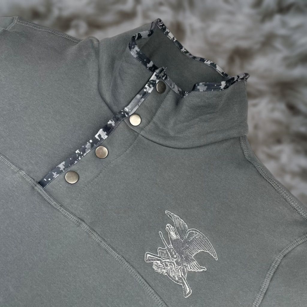NRA Men's Pullover Shirt L Gray Camouflage Trim Mock Neck Snap Button Logo Embroidered USA Flag Vintage: No
