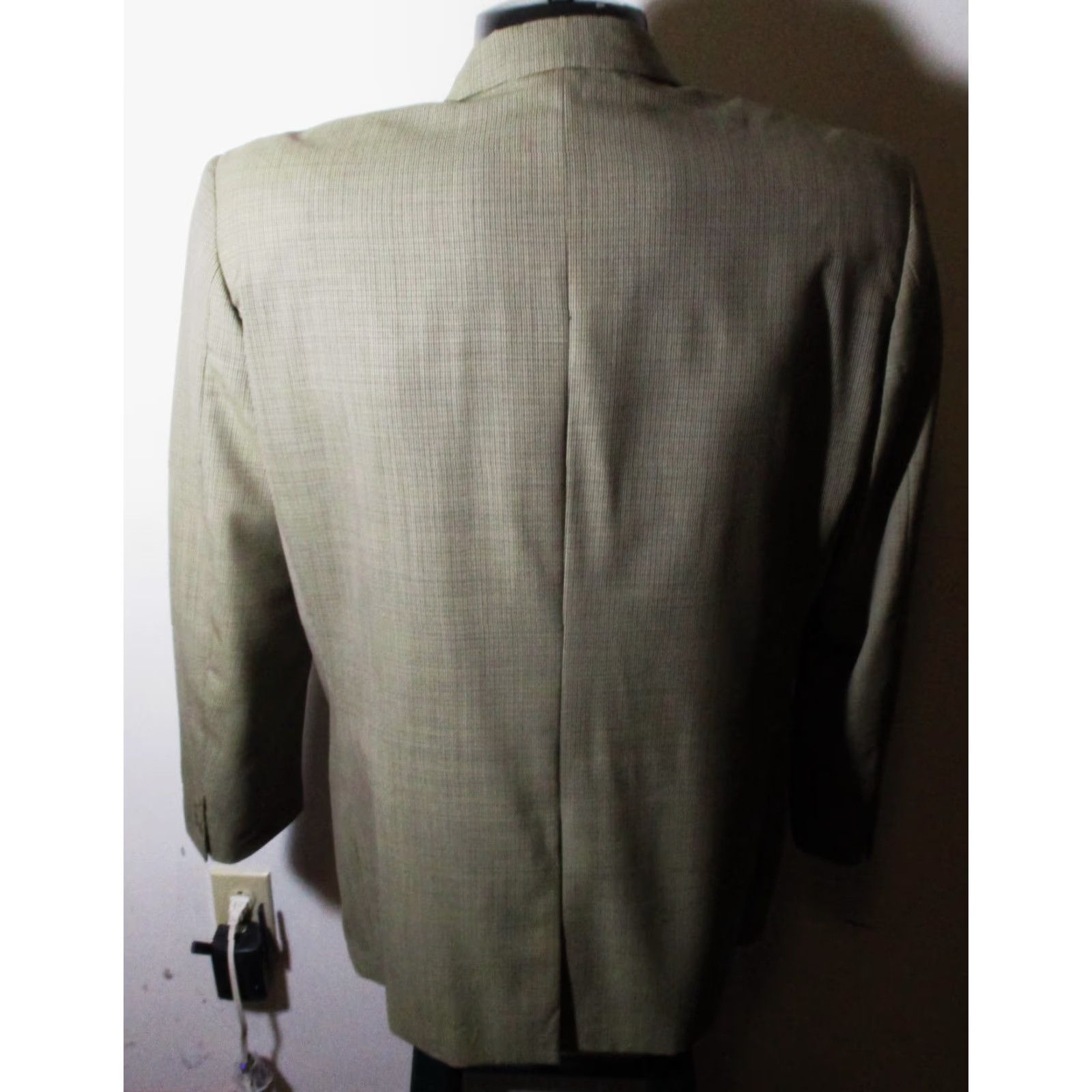 Banana Republic VINTAGE Banana Republic Blazer Jacket 100% Wool Tan Brown 42 Short Men's Three-Button Single-Breasted Check Pattern Clothing Mens Size US 42 / EU 58 - 5 Thumbnail