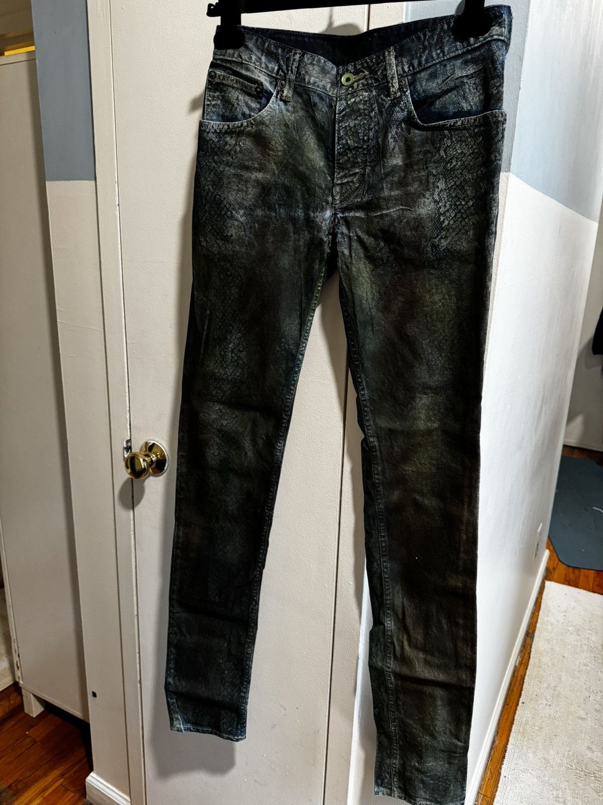 Chameleon Painted scale Denim