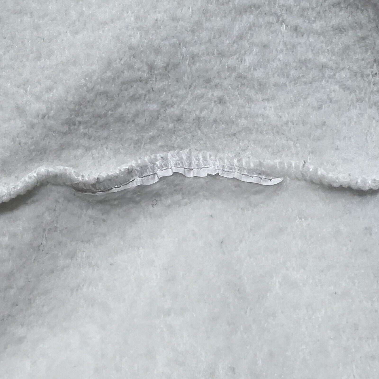 Champion Champion White Crewneck Sweatshirt Colorful Logo Pullover Size M / US 6-8 / IT 42-44 - 12 Thumbnail
