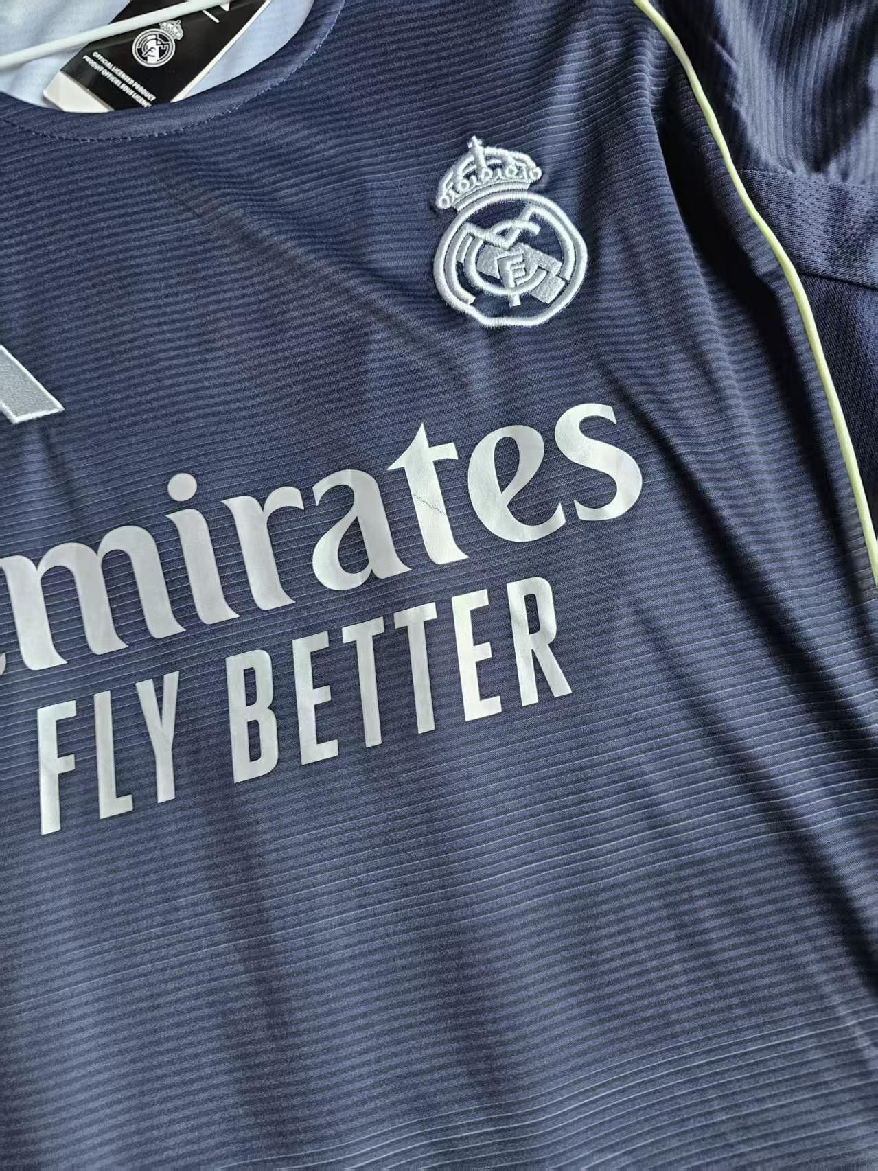 Other Real Madrid #10 Kylian Mbappé Jersey Away Size US L / EU 52-54 / 3 - 4 Thumbnail