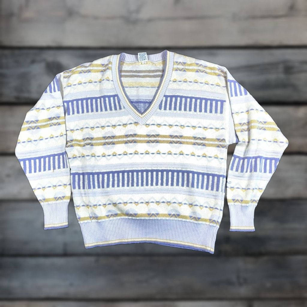 Vintage VINTAGE HEAD Geometric Knit Sweater Mens Large White Purple V-Neck Pullover 90s Style Embroidered Accent Knitwear Size US L / EU 52-54 / 3 - 1 Thumbnail