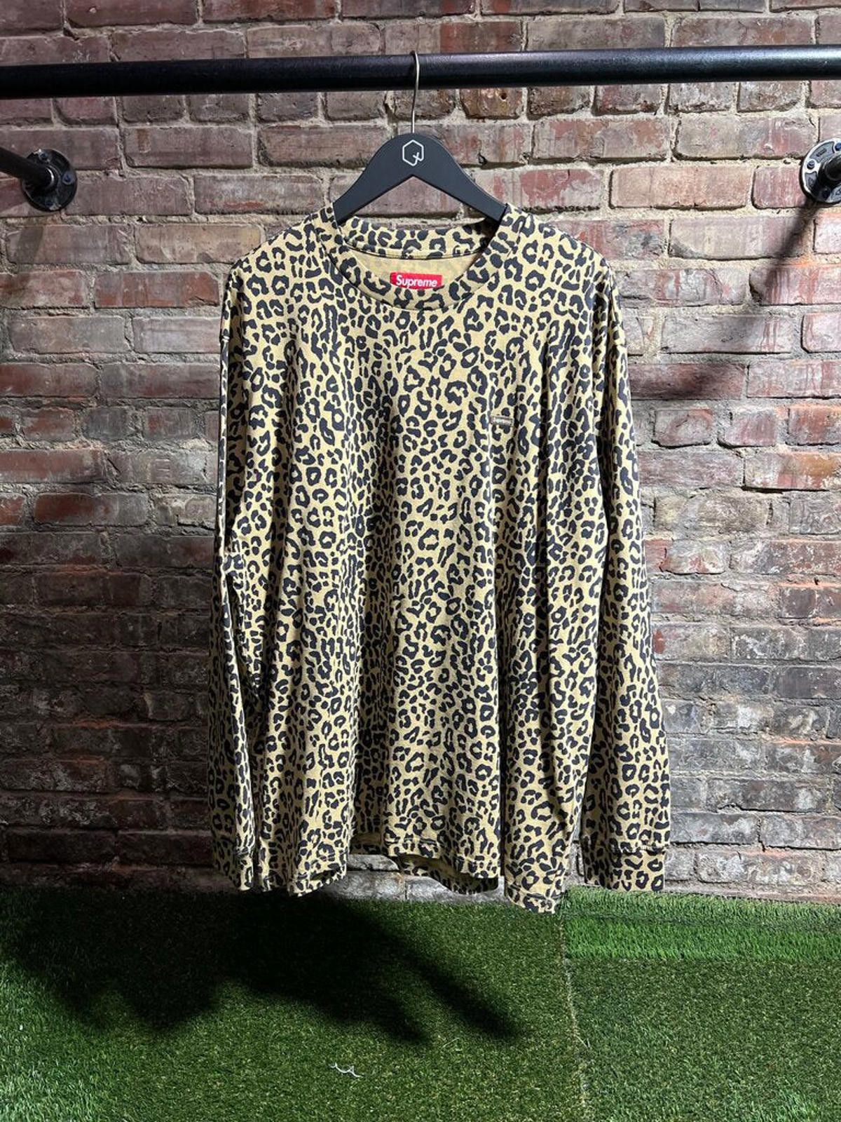 Supreme Supreme Leopard Print L/S Sz. L Size ONE SIZE - 1 Thumbnail