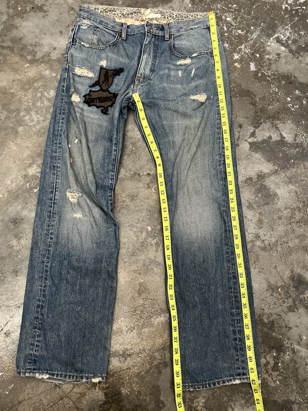 Japanese Brand Vintage Distressed Denim Jeans Sun Faded Destroyed Wash Size US 34 / EU 50 - 14 Thumbnail