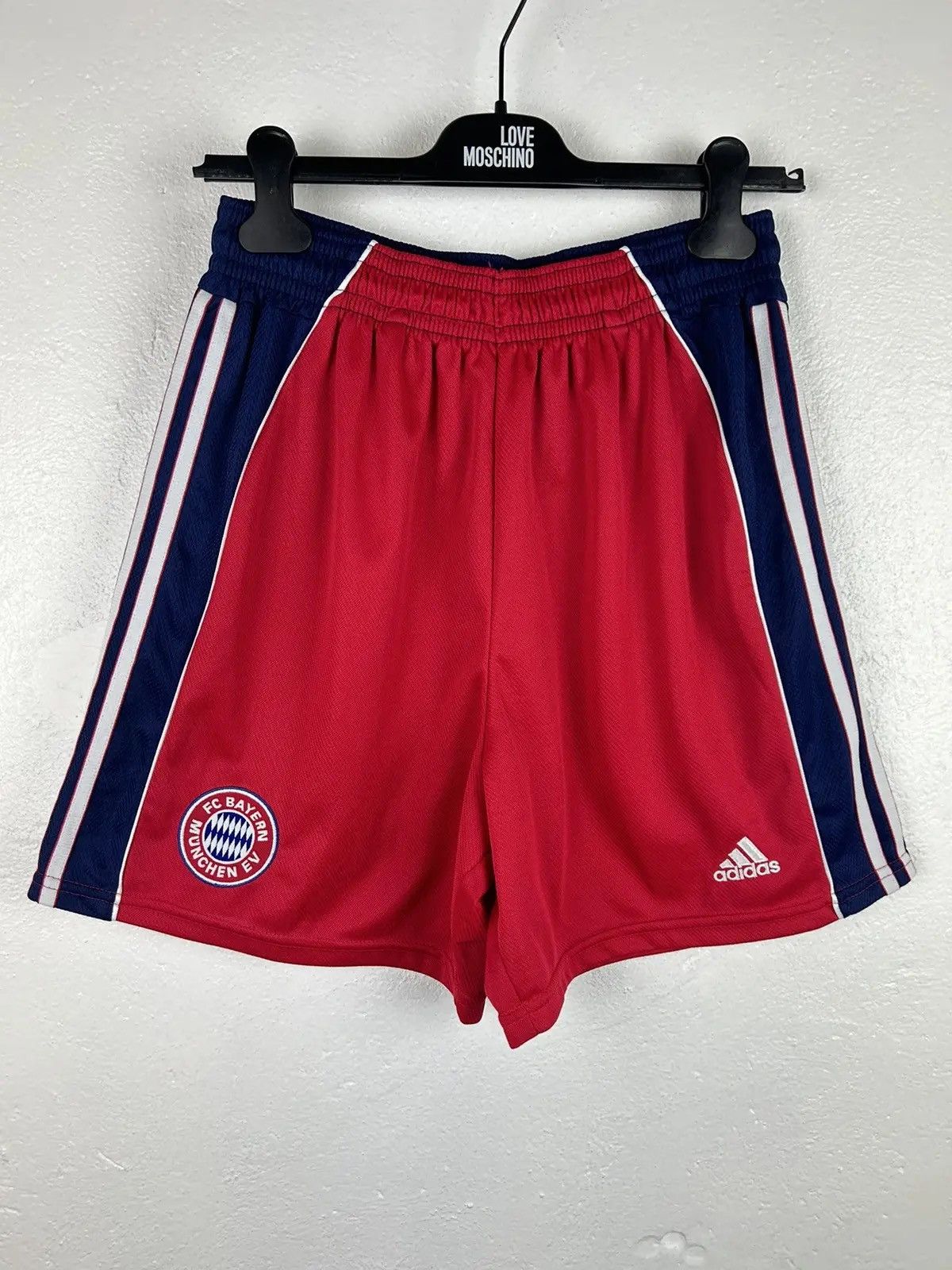 Adidas 00s Vintage Adidas FC Bayern Munchen 2000 Home Shorts Size US 36 / EU 52 - 1 Thumbnail