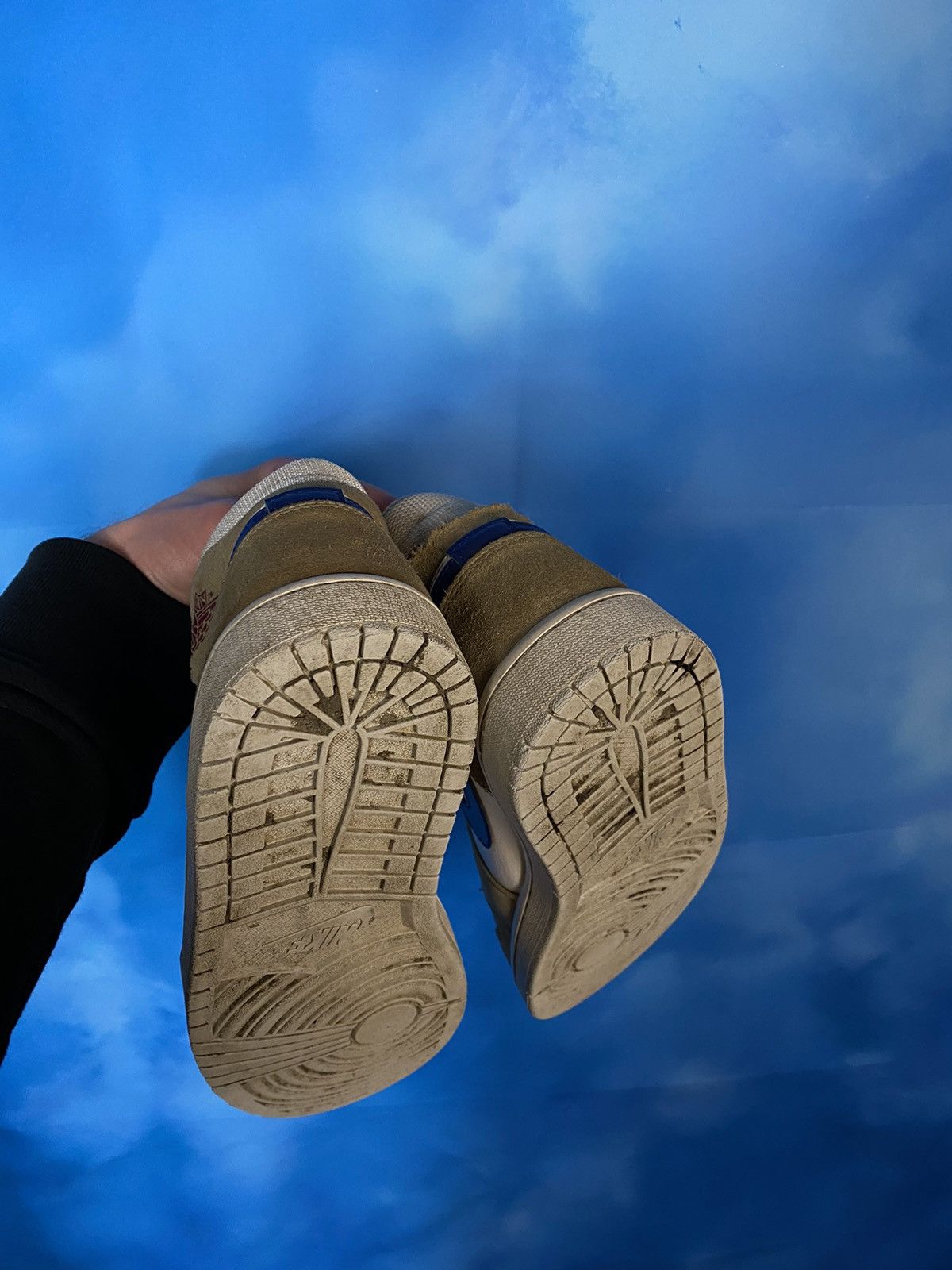 Nike ❗️Nike Air Jordan 1 Mid Mem2 Size US 9.5 / EU 42-43 - 6 Thumbnail