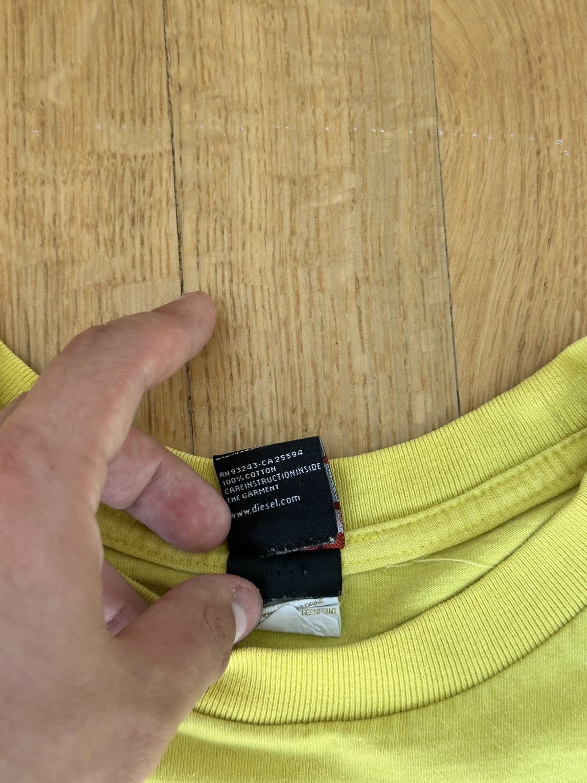 Diesel Vintage Mens Diesel Yellow T-shirt Big Logo Centre Fit Size US XL / EU 56 / 4 - 12 Thumbnail