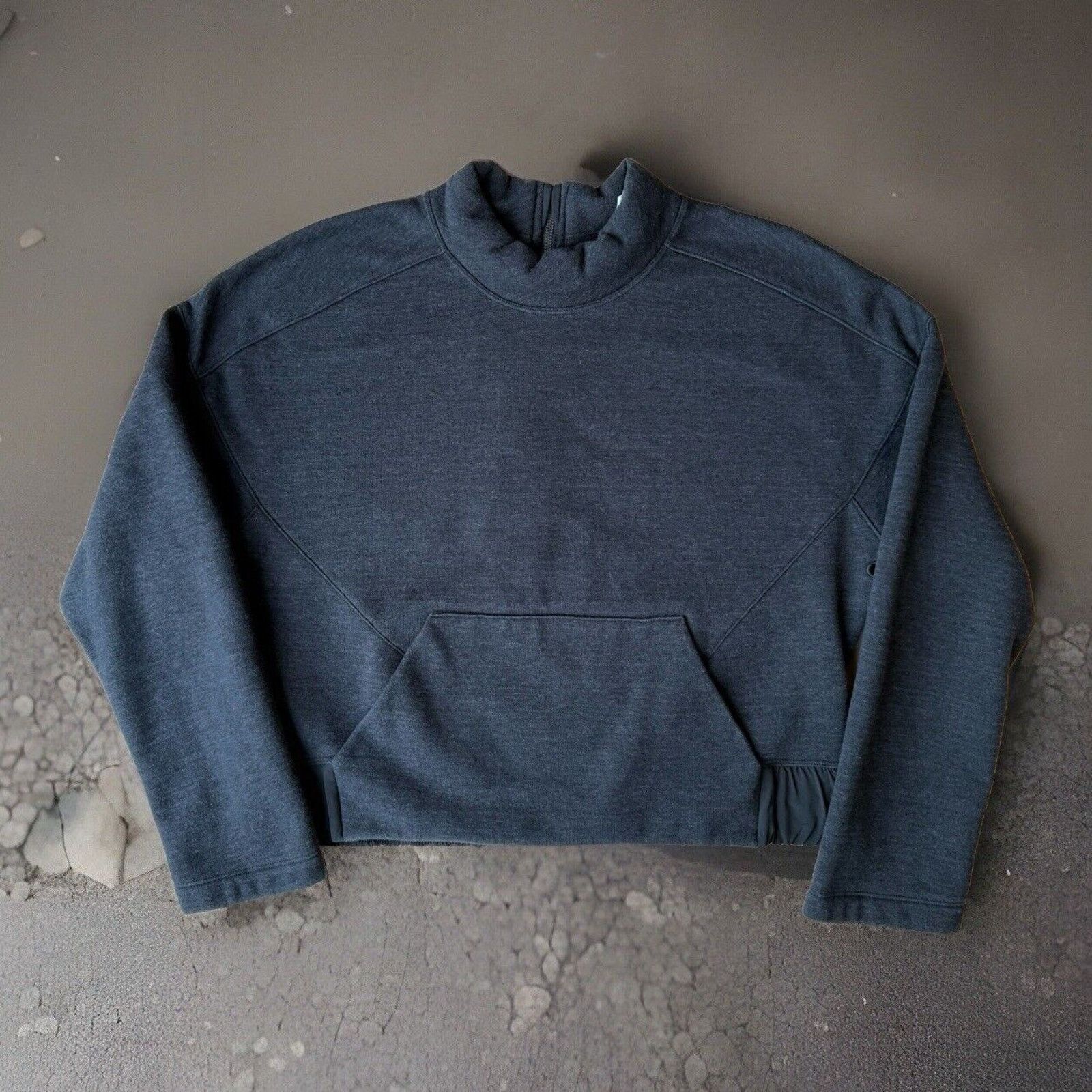 Lululemon Lululemon Light as Warmth Crew 10 Dark Gray Casual Pullover Size L / US 10 / IT 46 - 1 Thumbnail
