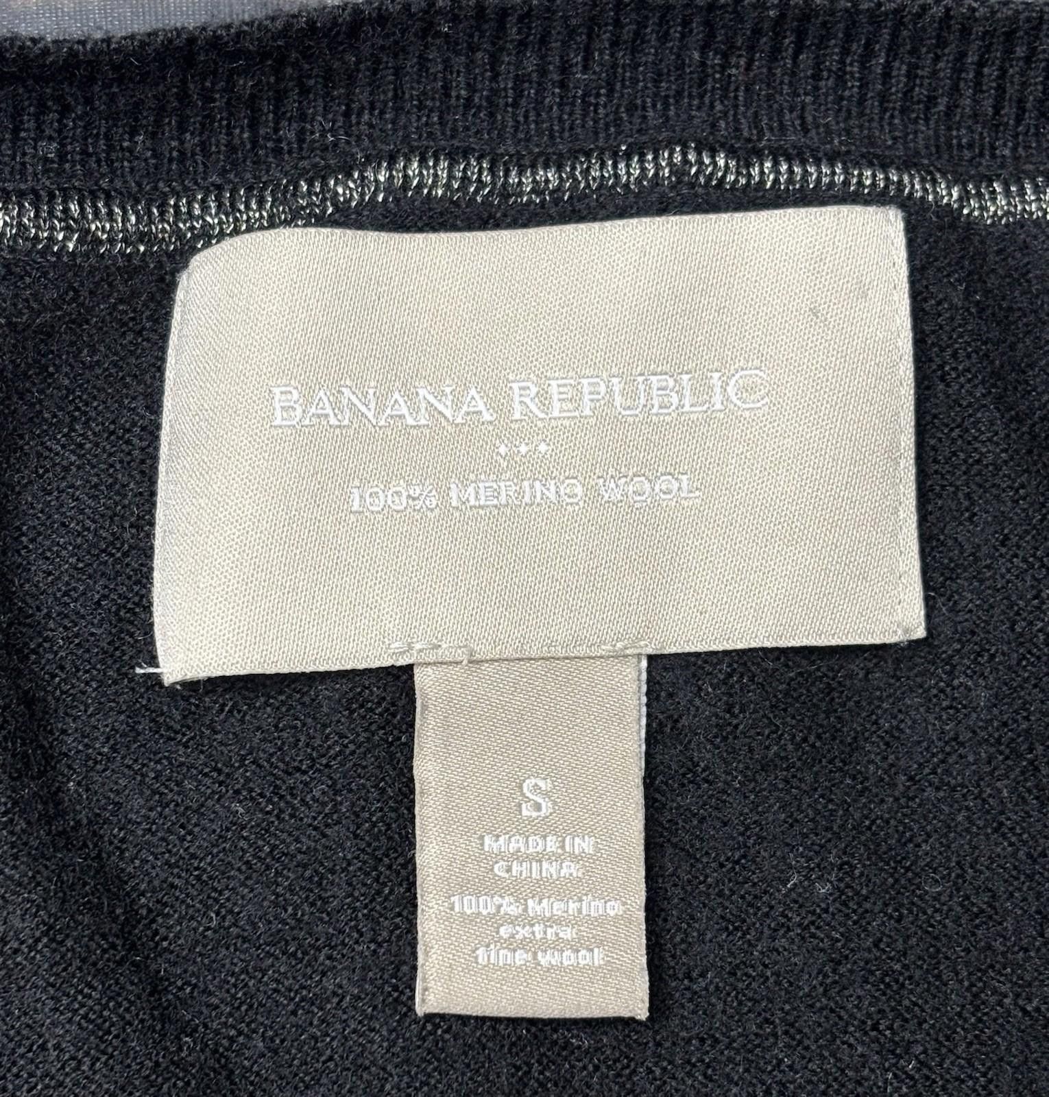 Banana Republic Banana Republic Sweater Womens XS Merino Wool V-Neck Size XS / US 0-2 / IT 36-38 - 2 Thumbnail