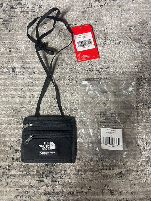 Supreme Supreme x TNF Expedition Travel Wallet | Grailed