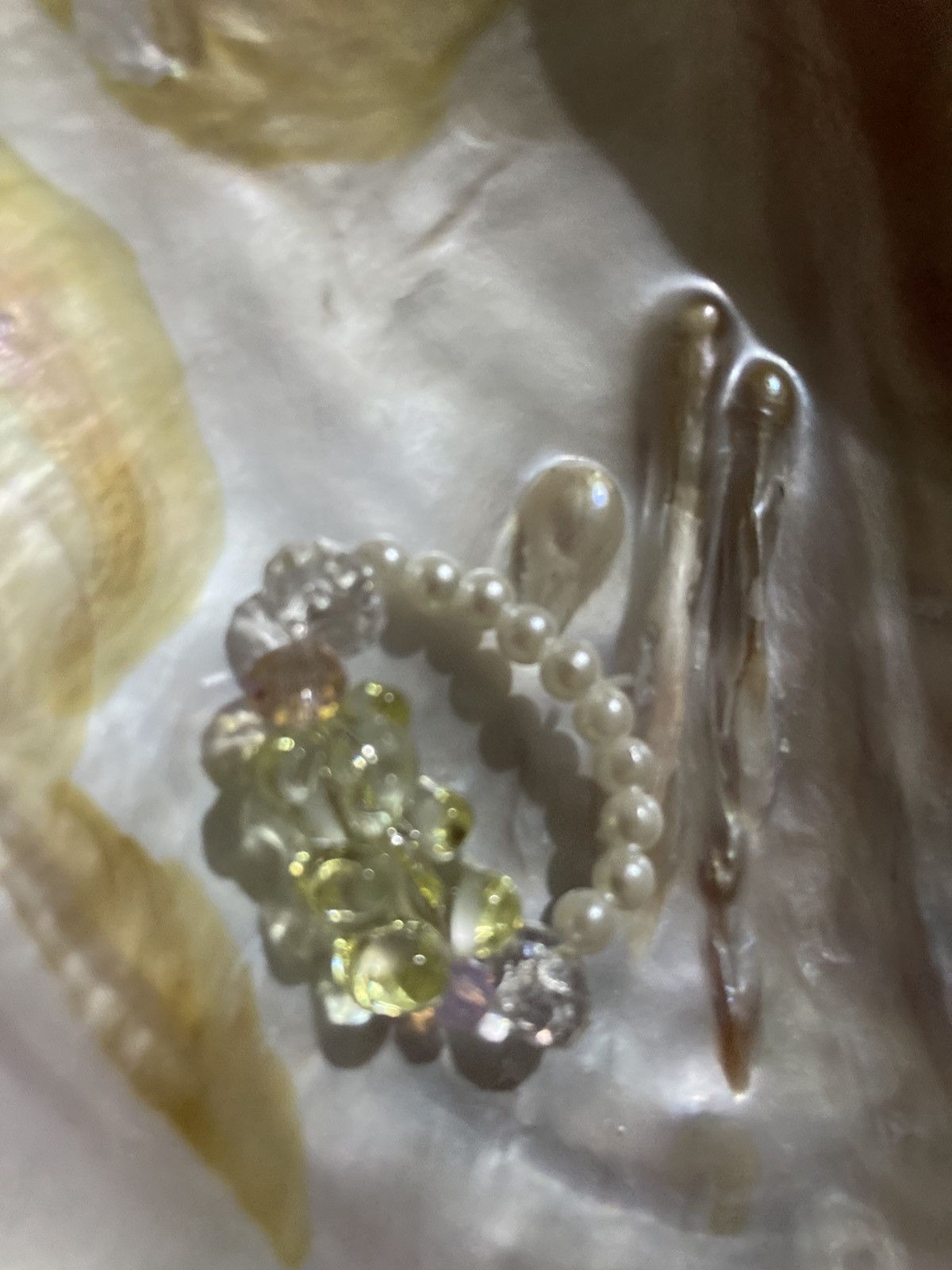 Other Yellow gummy bear and faux pearl beaded ring Size ONE SIZE - 2 Thumbnail