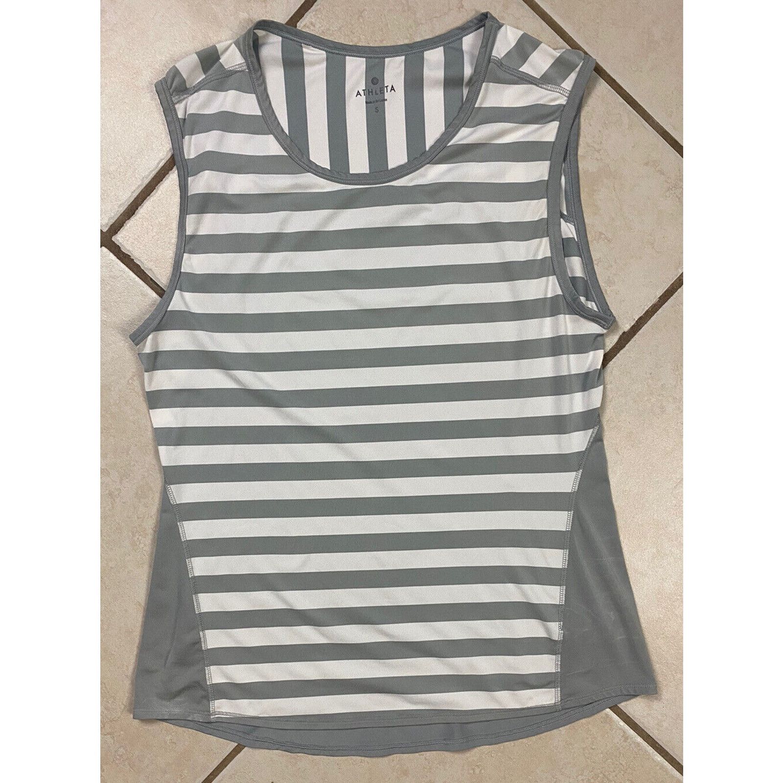 Athleta Athleta Womens White Gray Striped Breathable Tank Top Sz S Size S / US 4 / IT 40 - 1 Thumbnail