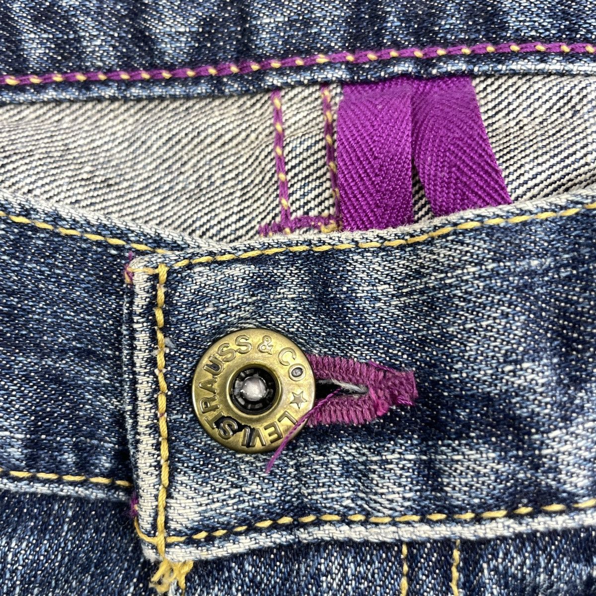 Levi's Vintage Levis 507 Distressed Jeans wc 369 Size US 32 / EU 48 - 9 Thumbnail