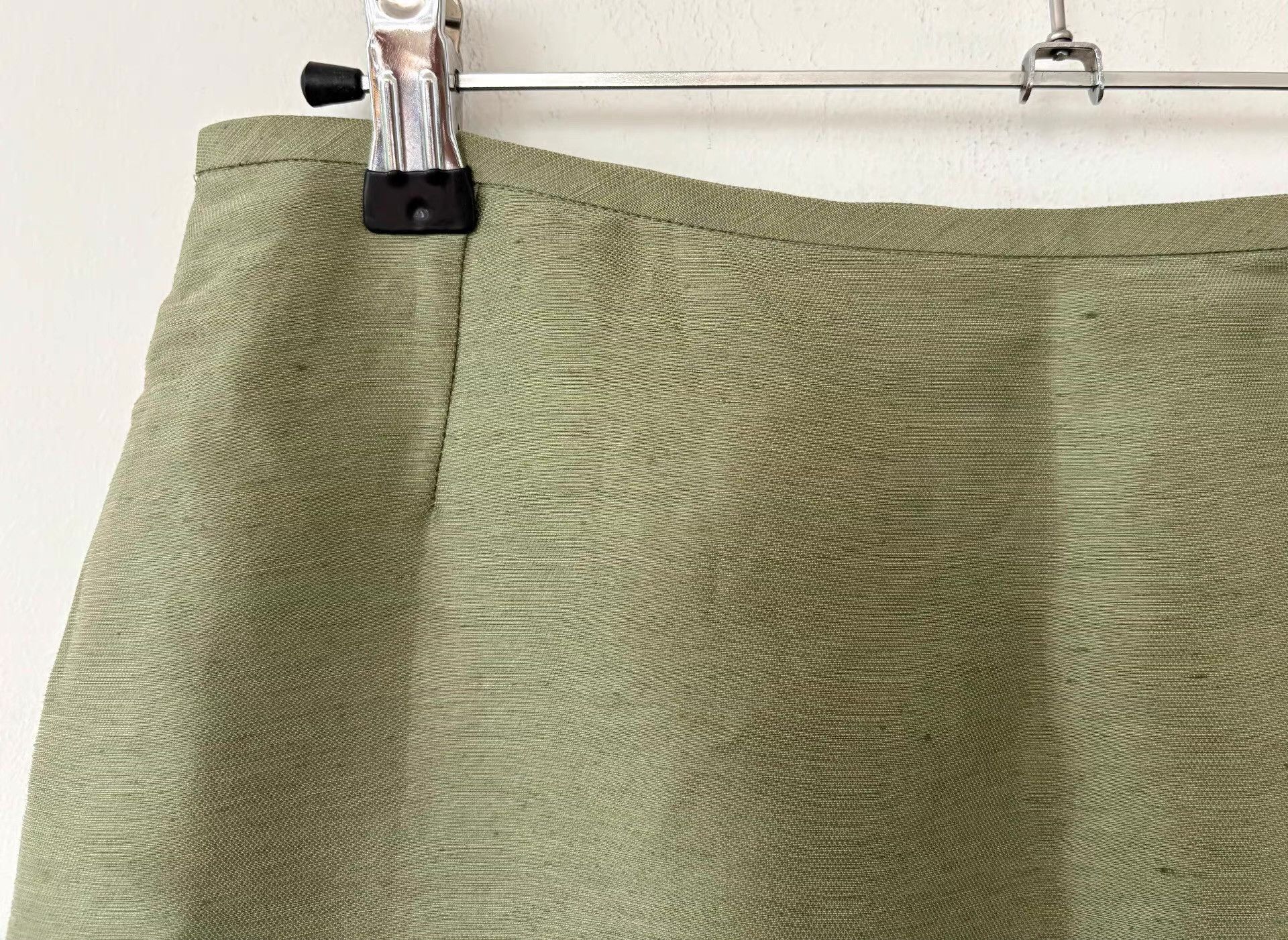Versace Gianni Versace Women'sMatcha GreenSilk-Blend Midi Skirt Ｑ21 Size 30" / US 8 / IT 44 - 3 Thumbnail