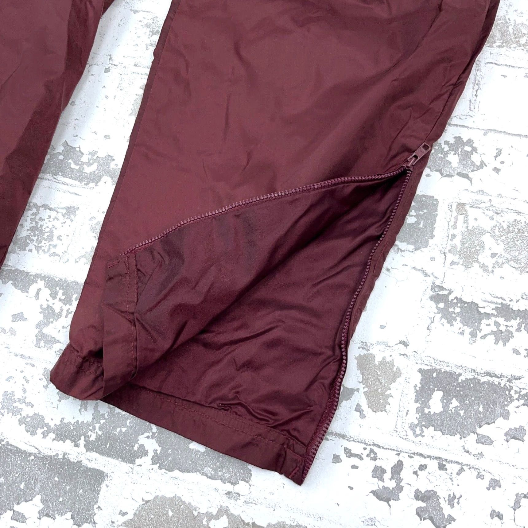 Champion VINTAGE Champion Pants Women Large Maroon Windbreaker Track Suit Joggers Y2K Size 36" / US 14 / IT 50 - 4 Thumbnail