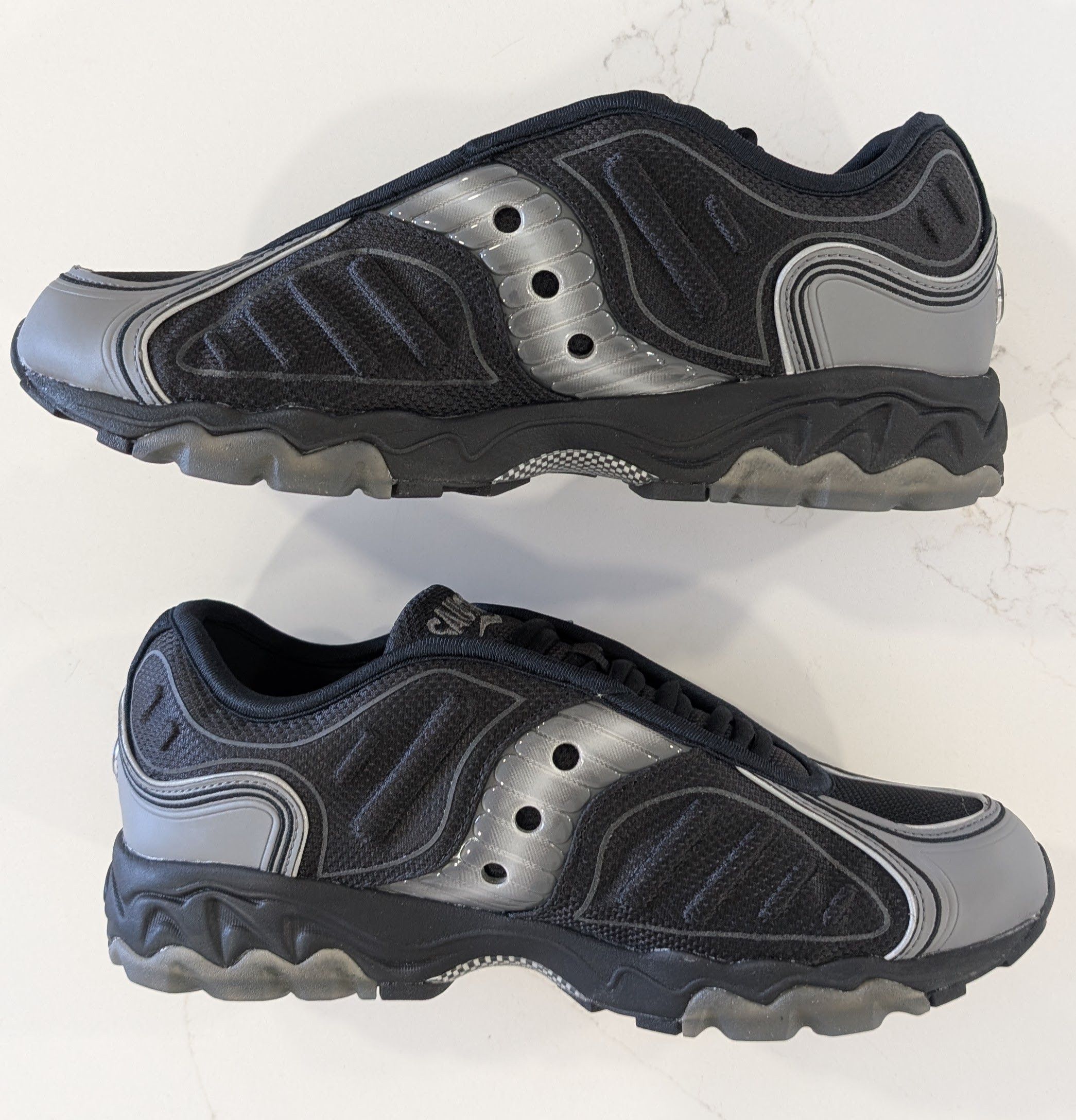 Saucony Saucony Matrix Black Metallic Sneakers Men’s 10 Size US 11.5 / IT 41.5 - 1 Thumbnail