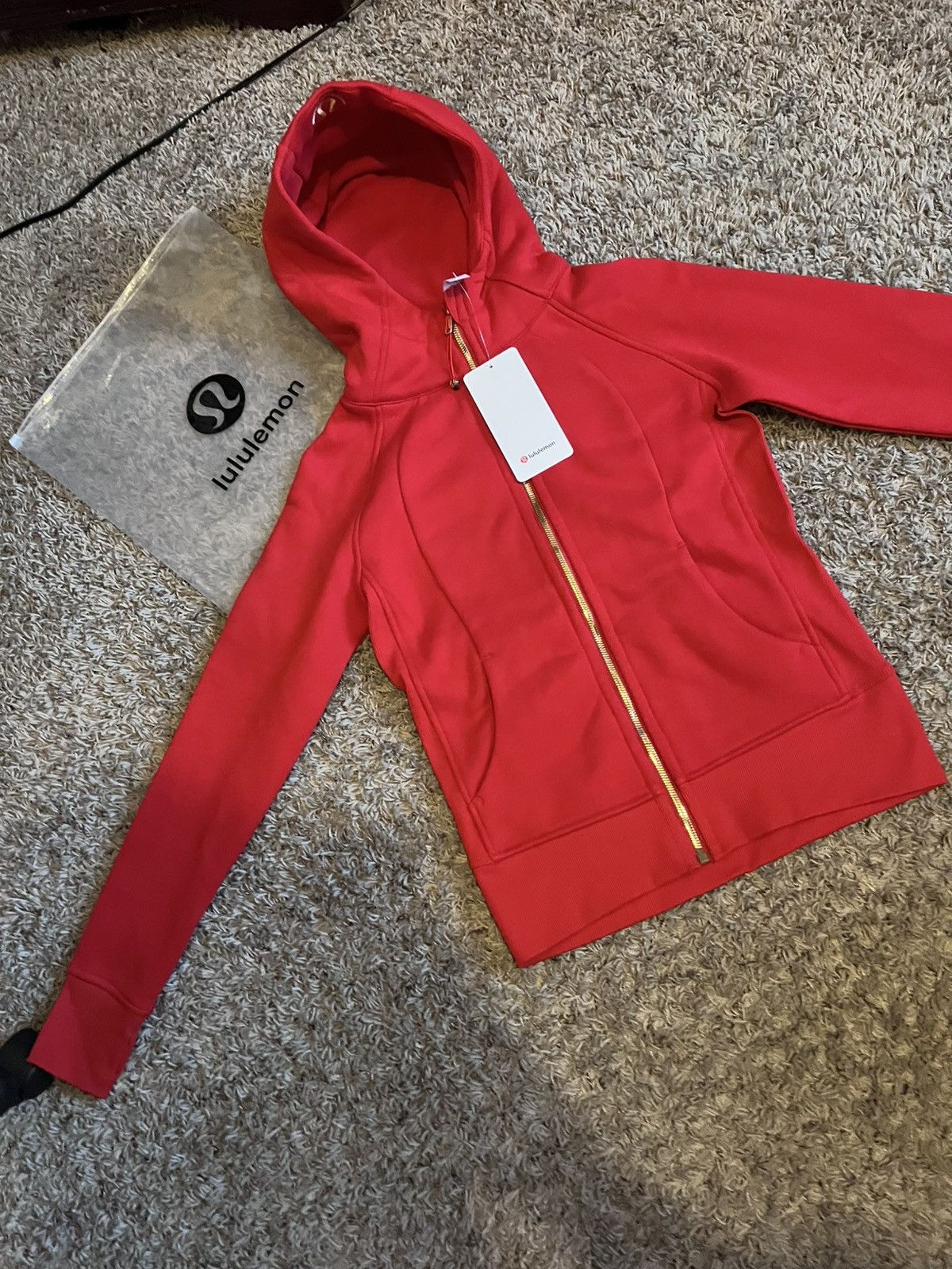 Lululemon Free red lulu jacket Size M / US 6-8 / IT 42-44 - 1 Thumbnail