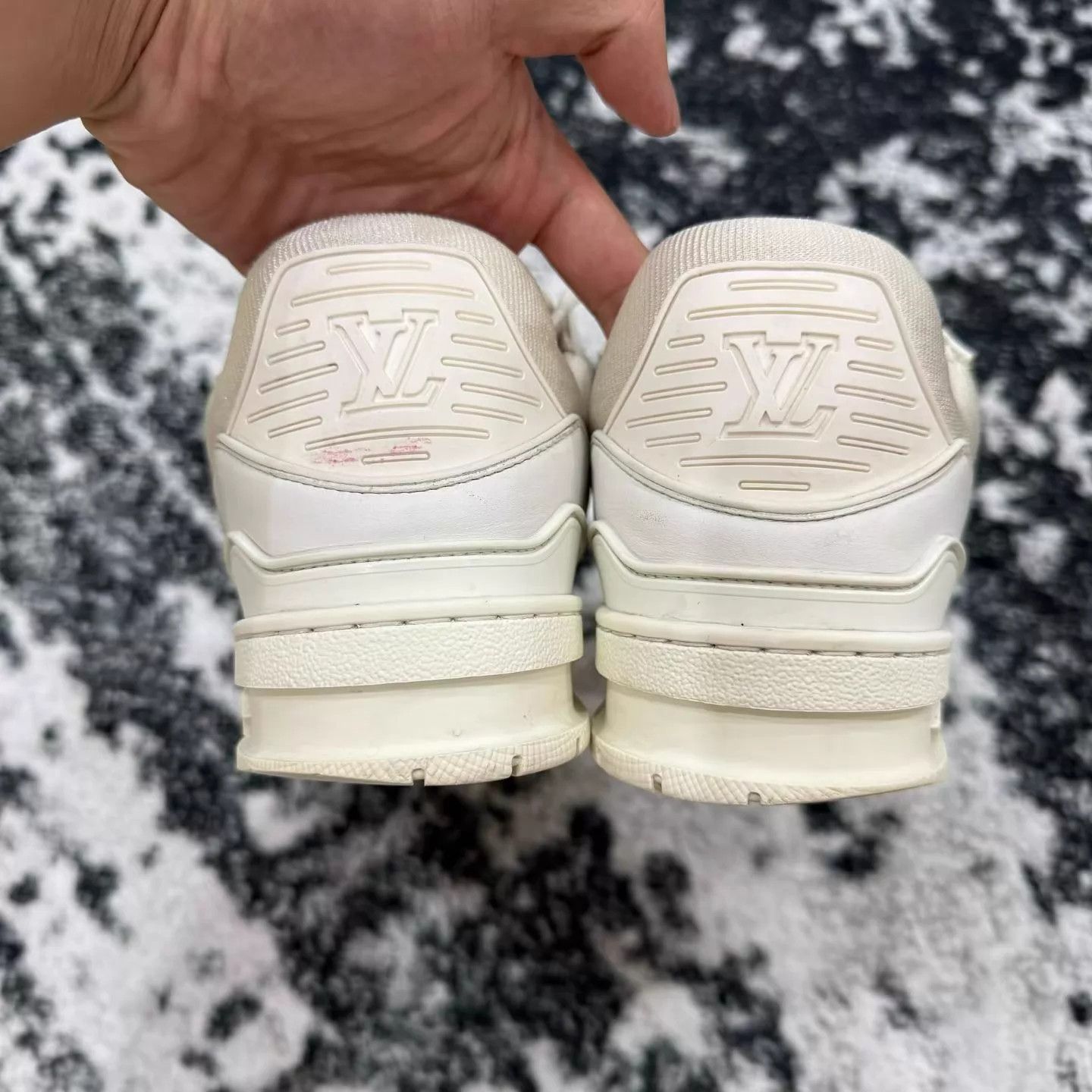 Louis Vuitton LV Trainer White Sneaker 40 95 New Size US 7 / EU 40 - 5 Thumbnail