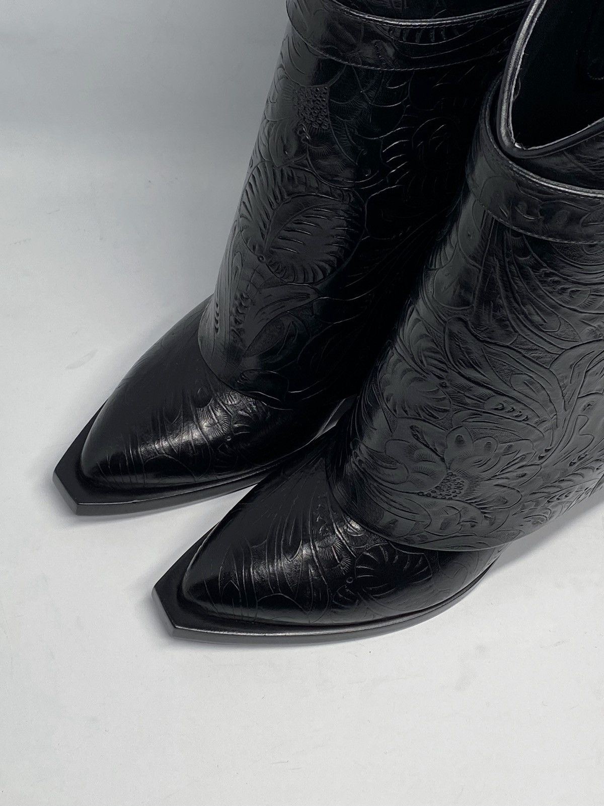 Givenchy Givenchy Shark Lock Cowboy Ankle Leather Boots size 39 Size US 9 / IT 39 - 5 Thumbnail
