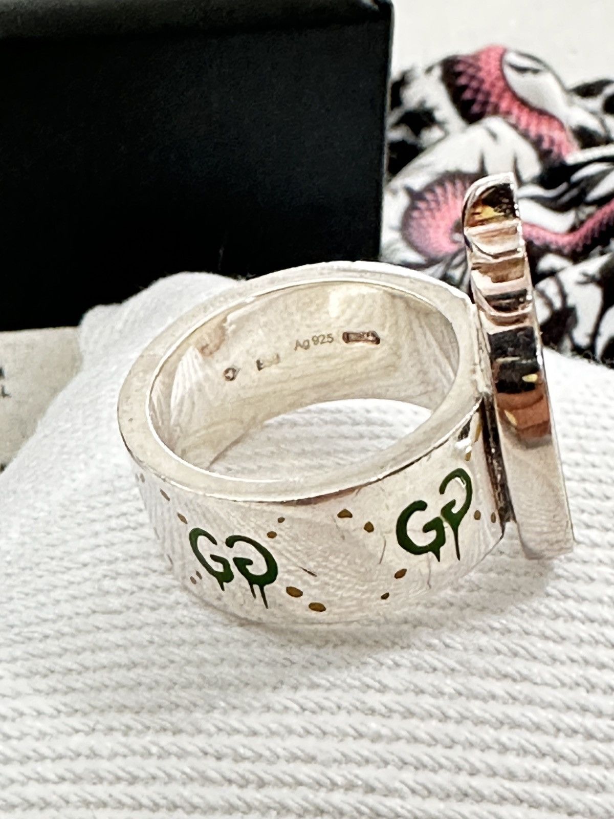 Gucci NWOT Gucci 925 Enamel Ghost Pineapple GG Ring us6/it12 Size ONE SIZE - 4 Thumbnail