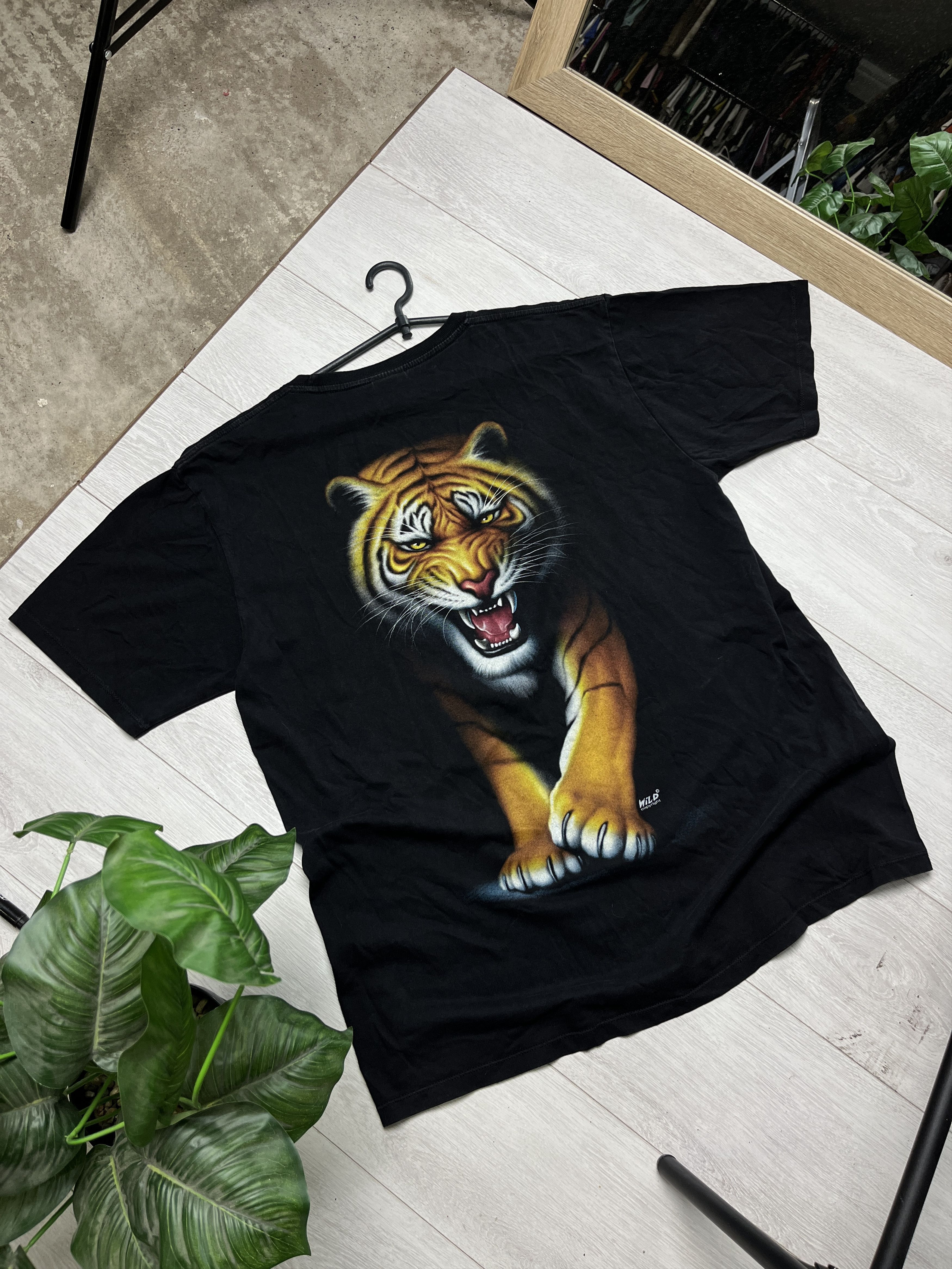 Other 2000s VINTAGE WILD TIGER GRAPHIC GLOW IN THE DARK TEE - 828 Size US XL / EU 56 / 4 - 2 Thumbnail