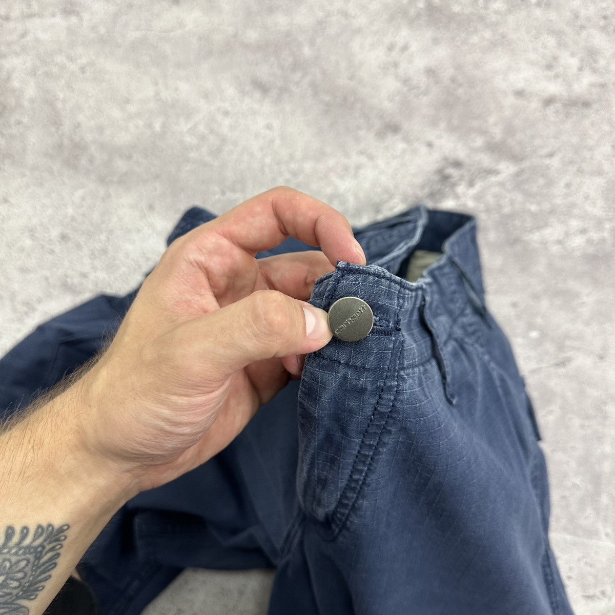 Vintage Vintage 90s Carhartt WIP Navy faded cargo pants hype y2k og Size US 32 / EU 48 - 8 Thumbnail