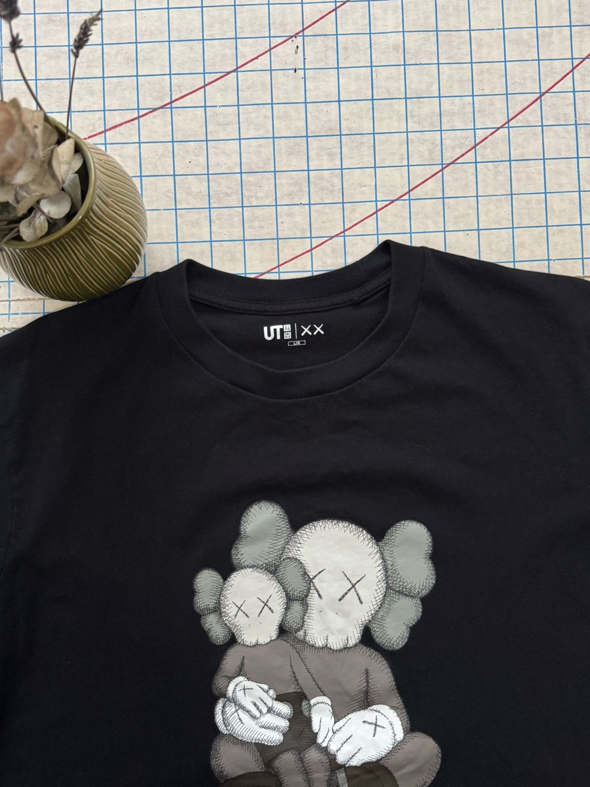 Kaws × Uniqlo Uniqlo x Kaws Companion T-Shirt Black Men’s Size Large Size US L / EU 52-54 / 3 - 3 Thumbnail