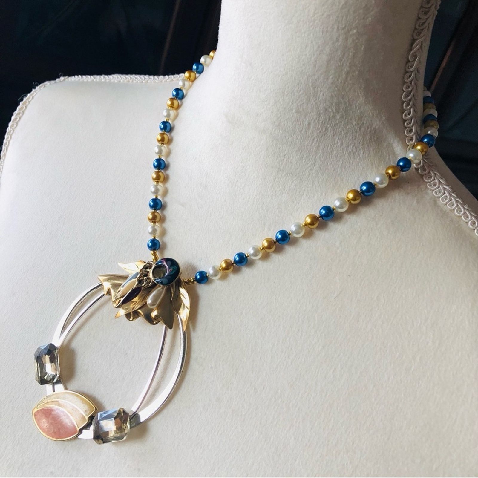 Handmade Handcrafted repurpose large bold pendant Pearl necklace Size ONE SIZE - 4 Thumbnail