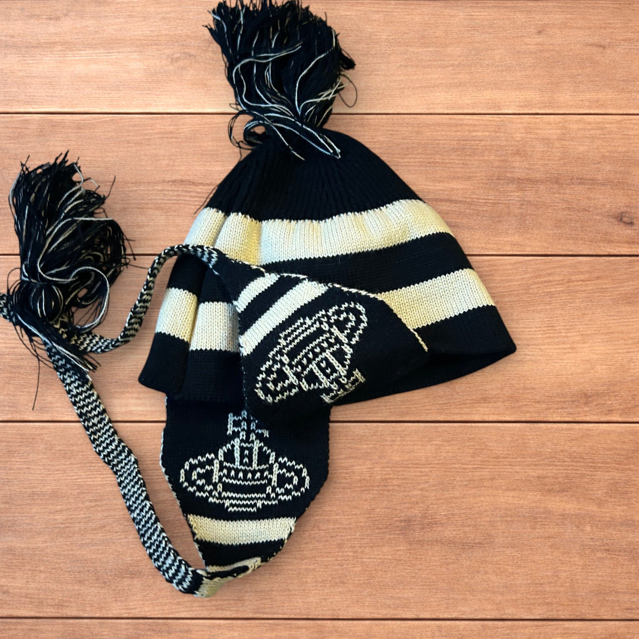 Japanese Brand Vintage style Dappy ear flap bobble hat in black/beige. Size ONE SIZE - 4 Thumbnail