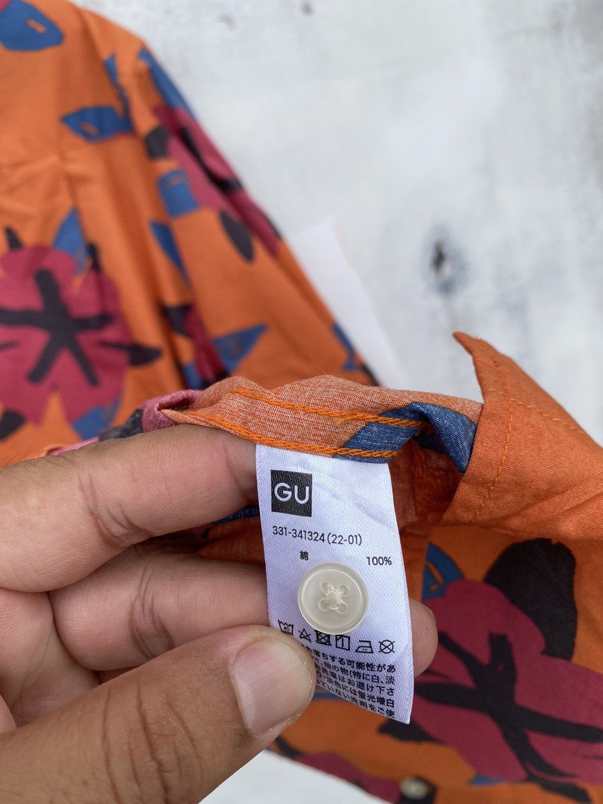 Uniqlo Filip Pagowski X Gu Flora Design Shirt Size US L / EU 52-54 / 3 - 6 Thumbnail