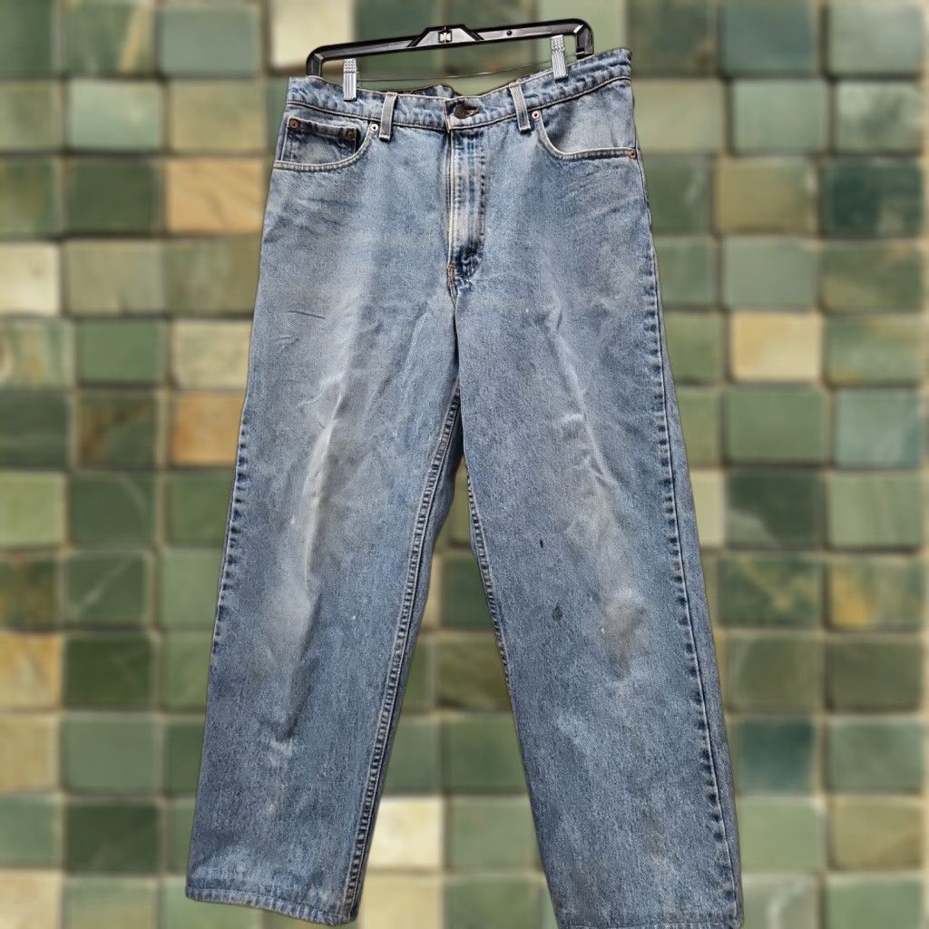 Levi's VINTAGE Levi's 550 Jeans 34x28 Mens Blue Denim Tapered Relaxed Fit Light Wash Jeans Size US 34 / EU 50 - 1 Thumbnail