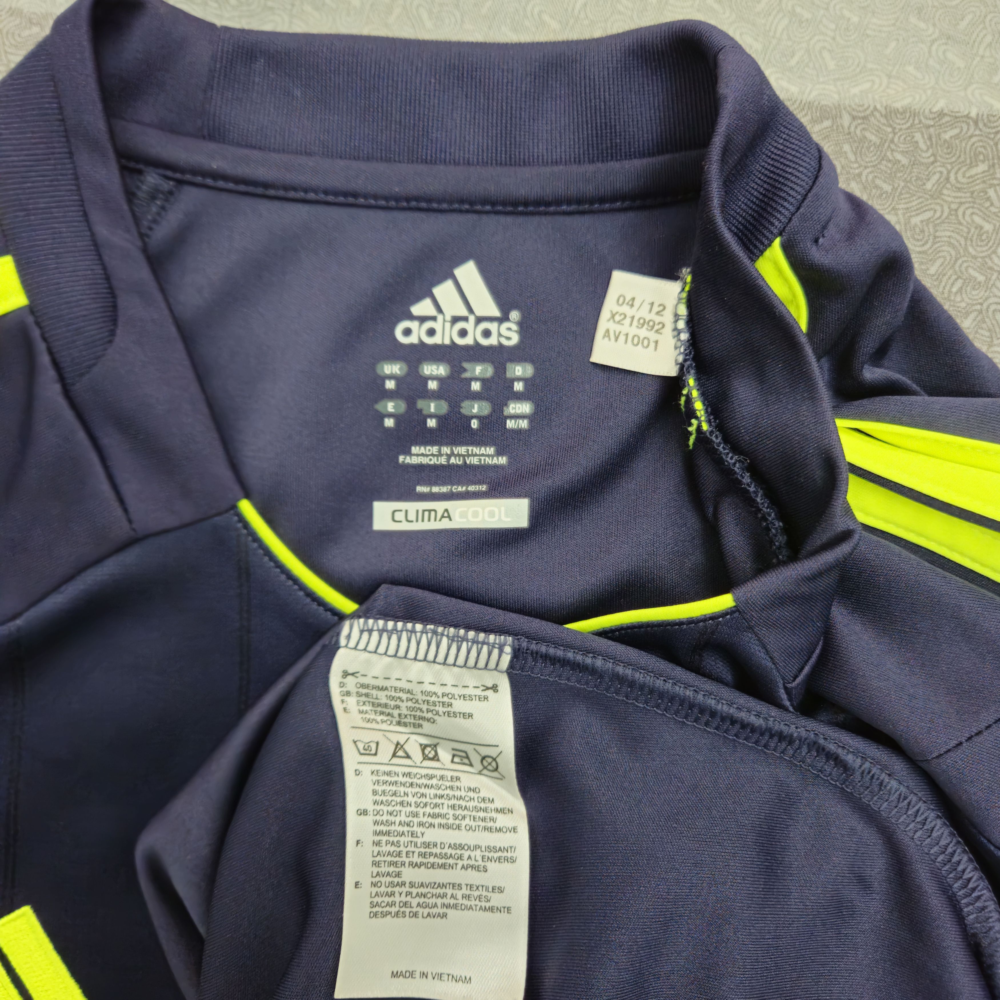 Other Real madrid 2012/13 Away Kit Jersey X21992 MEDIUM Camisetas Size US M / EU 48-50 / 2 - 3 Thumbnail