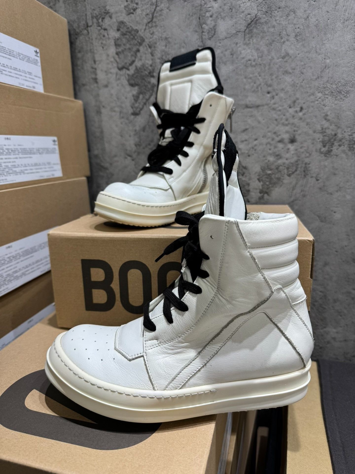 Rick Owens Rick Owens White Hitop Sneakers 35 Women Size US 5 / IT 35 - 1 Thumbnail
