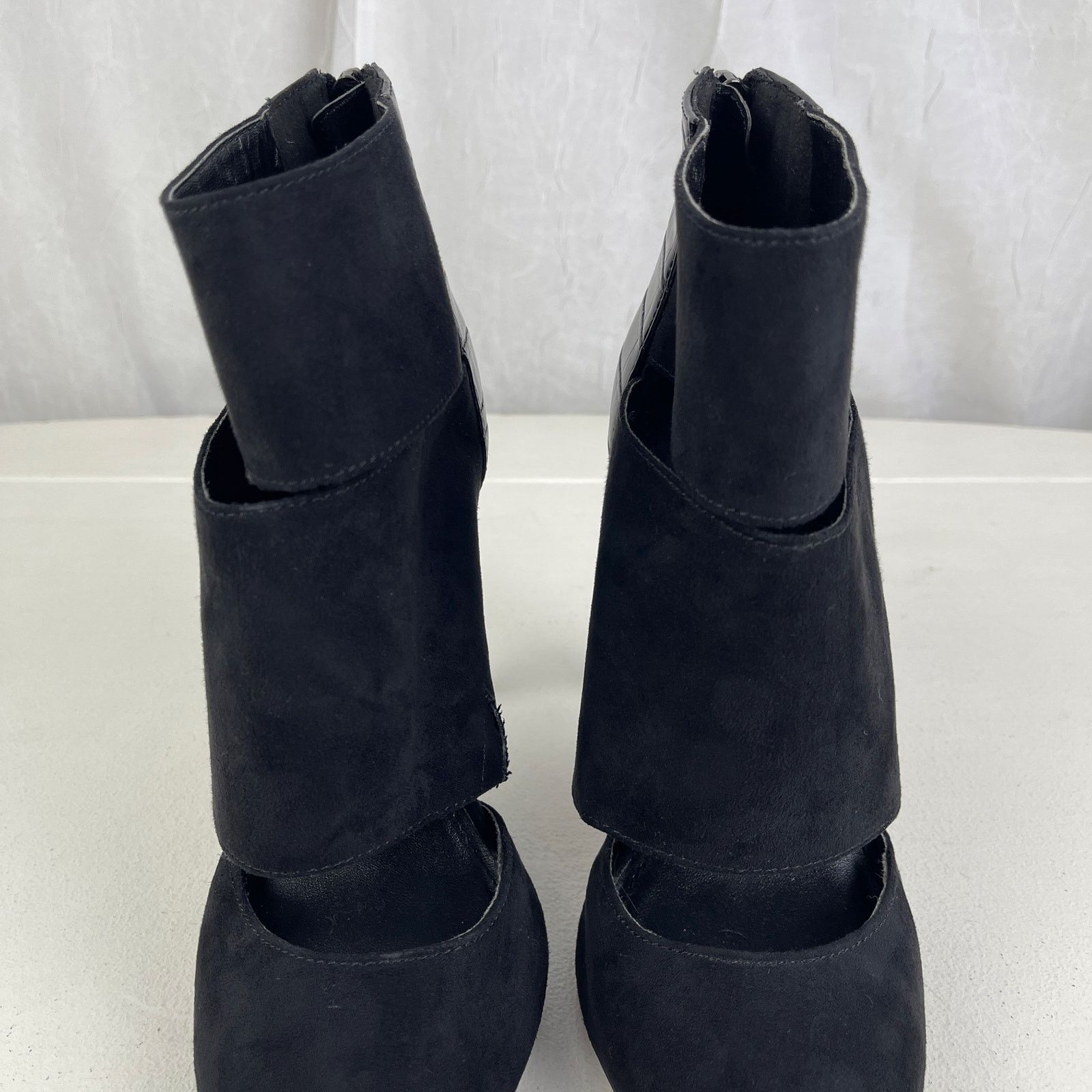 Express Express Stiletto Booties Heels Faux Suede Pointed Toe 6 NWT Size US 6 / IT 36 - 5 Thumbnail