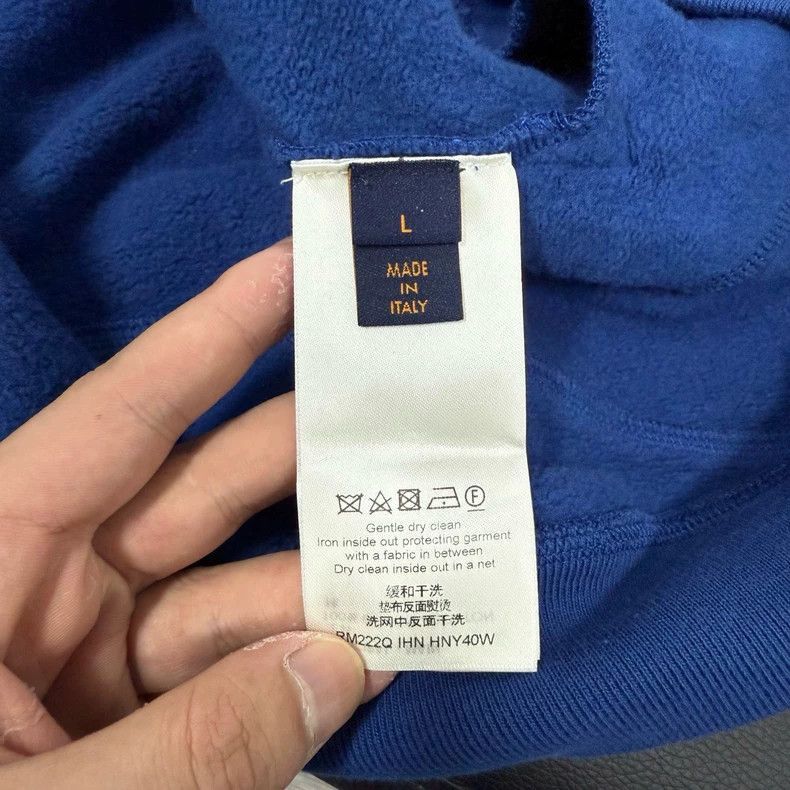 Louis Vuitton LouisVuitton 23 new LouisVuitton hoodie printed all over th Size US L / EU 52-54 / 3 - 4 Thumbnail